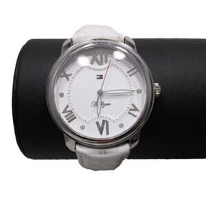 Hilfiger Ladies Watch White, Leather Band, NEW BATTERY